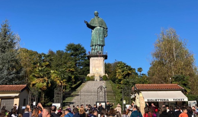 Arona, nuovi orari estivi per visitare la statua di San Carlo