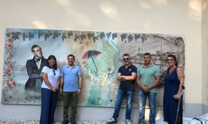 Un murale dedicato a Manzoni in piazza a Lesa