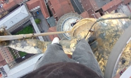 Novara, si arrampicano sulla Cupola per farsi foto: denunciati due giovani