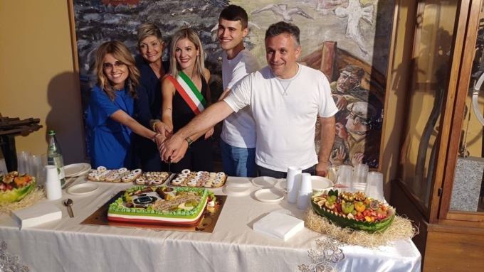 Tommaso Caligari premiato a Cressa per il titolo di “Alfiere della Repubblica”