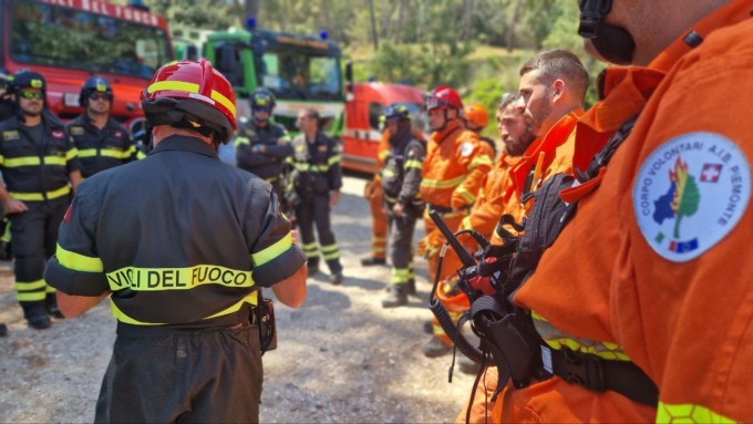 Quattro vigili del fuoco del Vco in missione in Francia