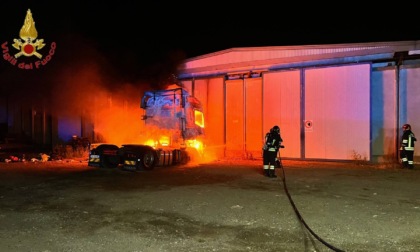 Camion a fuoco a Garbagna Novarese