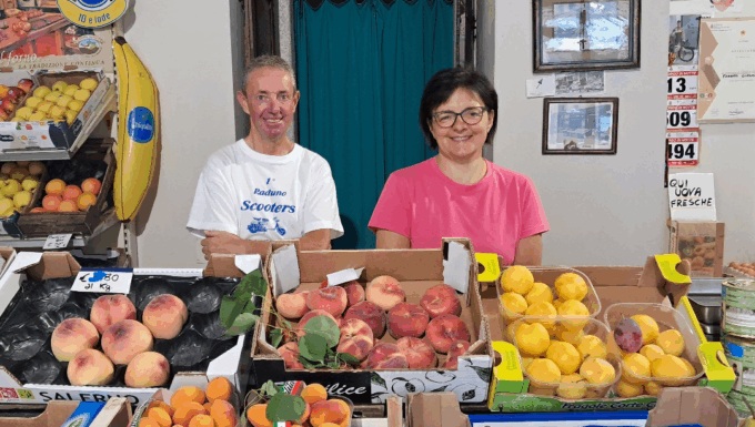 Borgomanero, chiude dopo oltre 120 anni lo storico negozio di frutta e verdura Ferrari