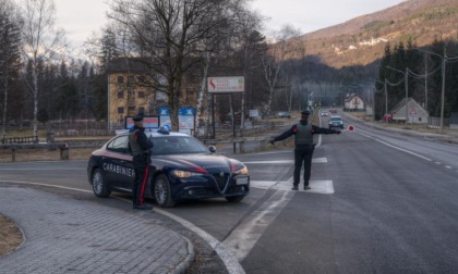 Due donne in ferie in Val Vigezzo fanno shopping con carta di credito rubata: denunciate