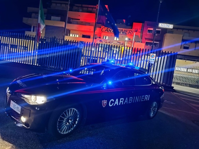 In prova ai servizi sociali per stalking, cambia vittima e la molesta: arrestato
