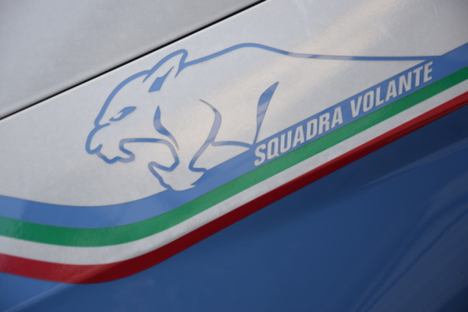Scappano all’alt della polizia e fuggono per le vie di Novara: uno arrestato, l’altro in fuga