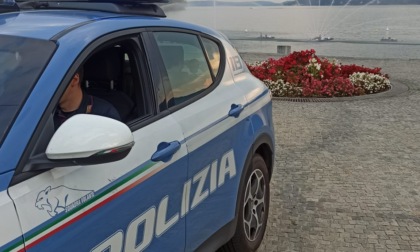 A torso nudo e scalzo con tasso alcolemico 5 volte il consentito: durante il controllo malmena gli agenti, arrestato