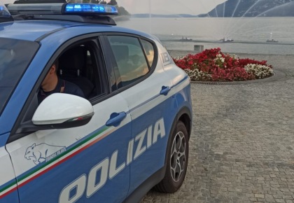 La Polizia di Stato denuncia un ragazzo trovato in possesso di uno storditore elettrico a Omegna