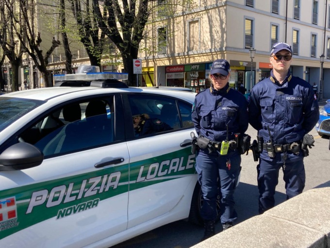 Si spaccia per vigile e svaligia casa di un’anziana a Novara