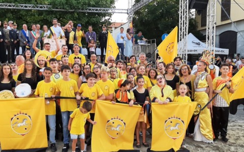 Il rione Cavallo si aggiudica il Palio degli asini di Cameri