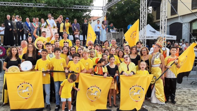Il rione Cavallo si aggiudica il Palio degli asini di Cameri