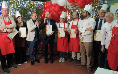 Quasi 600 persone a cena per la solidarietà di Stelle e padelle a Borgomanero