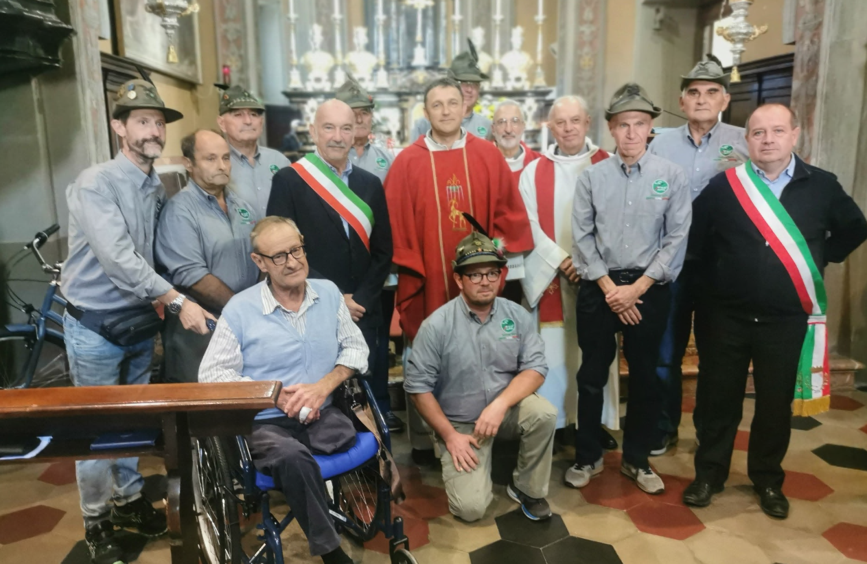 Nebbiuno ha salutato don Maurizio Medina e celebrato i 50 anni di sacerdozio di don Luigi Marchetti