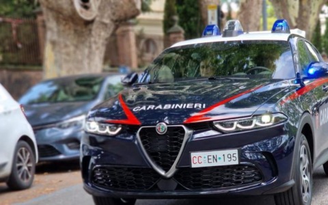 40enne minaccia i carabinieri vantando abilità in arti marziali: arrestato