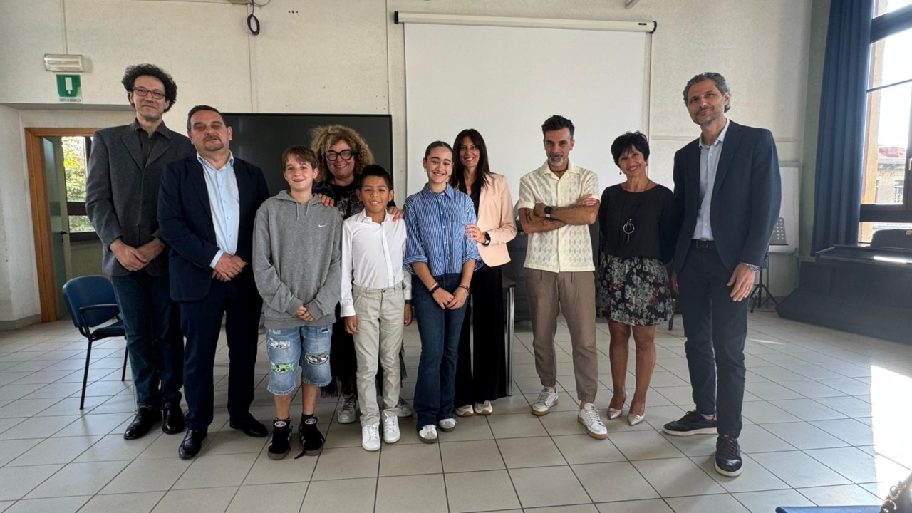 Novara: sindaco e assessore nelle classi per l’avvio dell’anno scolastico