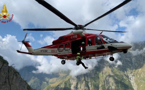 Vigili del fuoco recuperano una persona in difficoltà a Craveggia