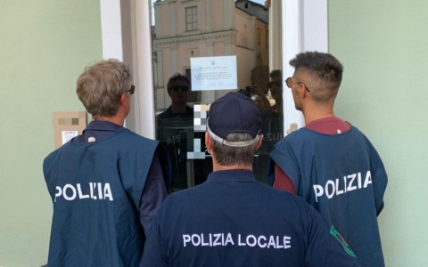 Il Questore chiude un Bar a Cameri per 7 giorni: episodi violenti e musica oltre i limiti