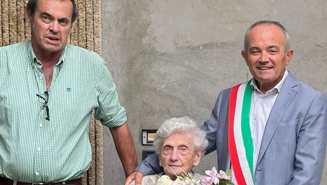 Vaprio d’Agogna: Rosanna Rapellini ha compiuto 101 anni