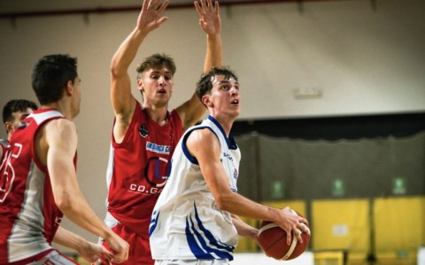Serie C – Basket College Novara cresce ancora: sconfitta di misura ma tre quarti vinti a Torino