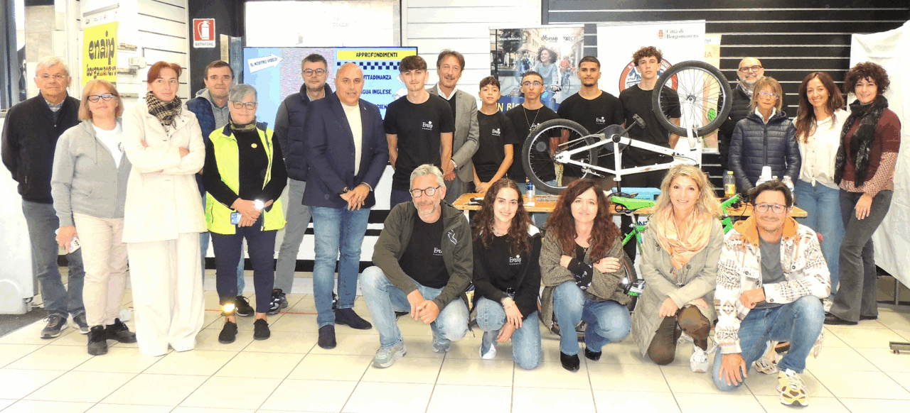 Taglio del nastro per la ciclofficina di Borgomanero all’Enaip