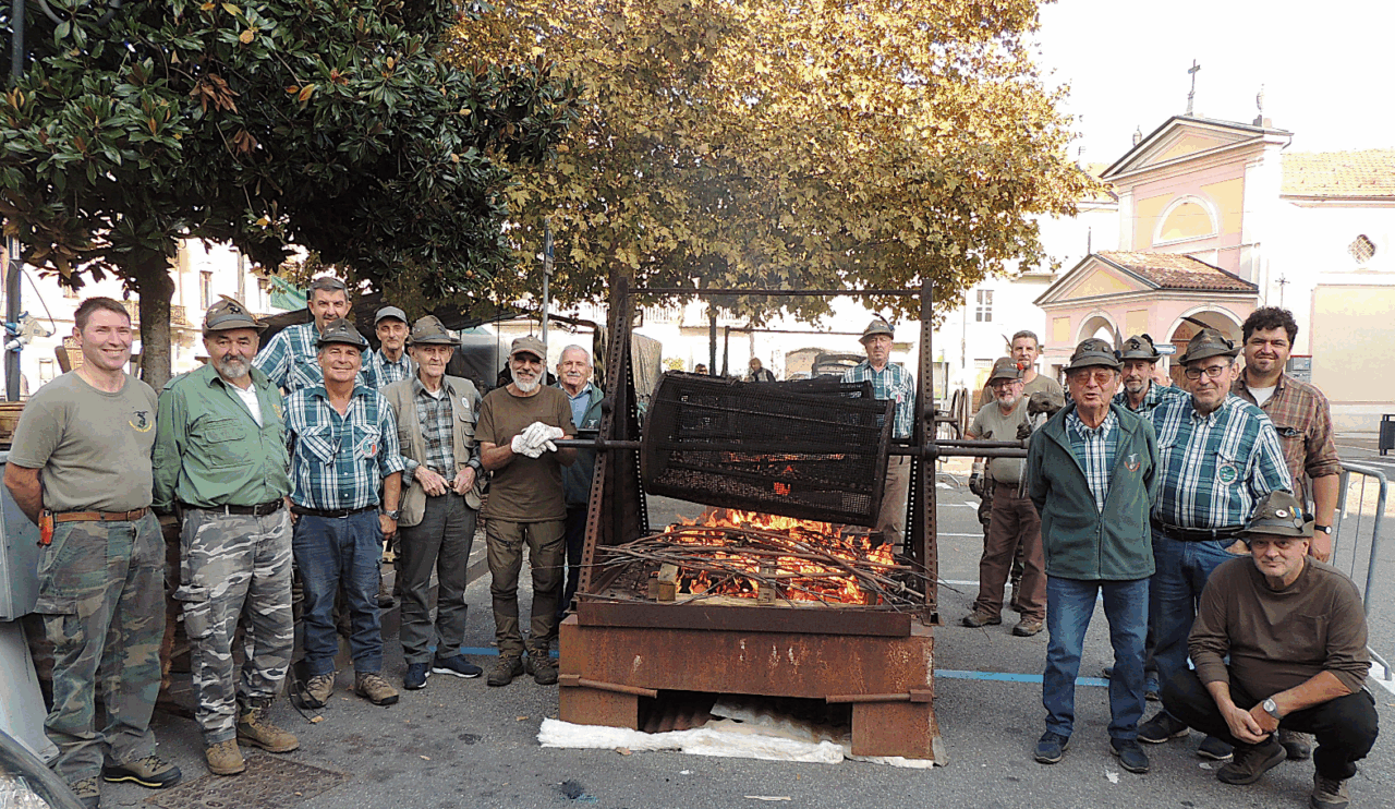 Grande successo per la 49ª castagnata degli Alpini di Borgomanero