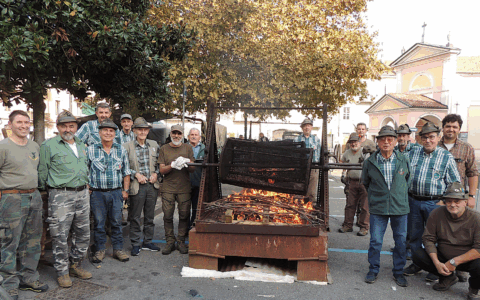 Grande successo per la 49ª castagnata degli Alpini di Borgomanero