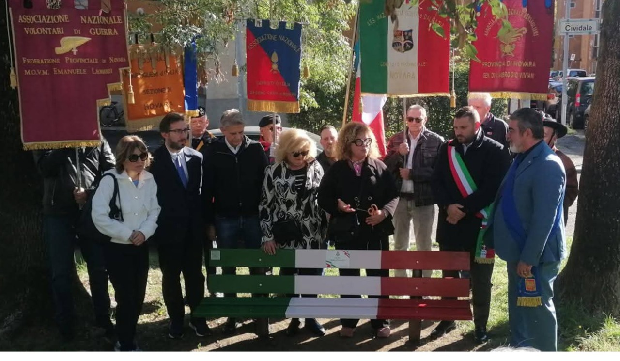 Una panchina tricolore per ricordare Norma Cossetto e i martiri delle foibe a Novara