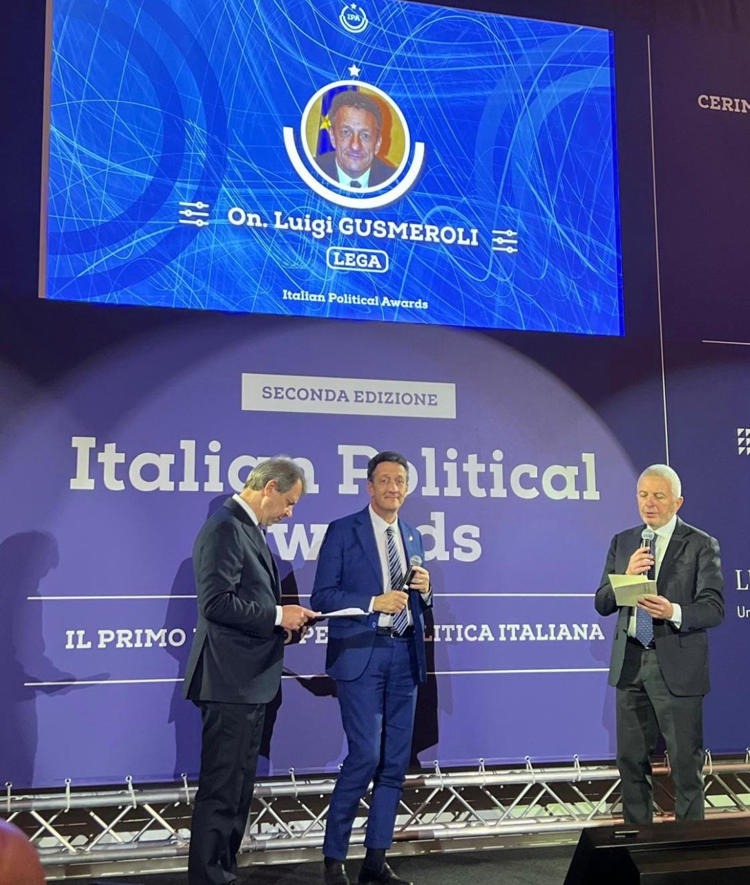 Il sindaco di Arona Alberto Gusmeroli premiato agli “Italian Political Award 2025”