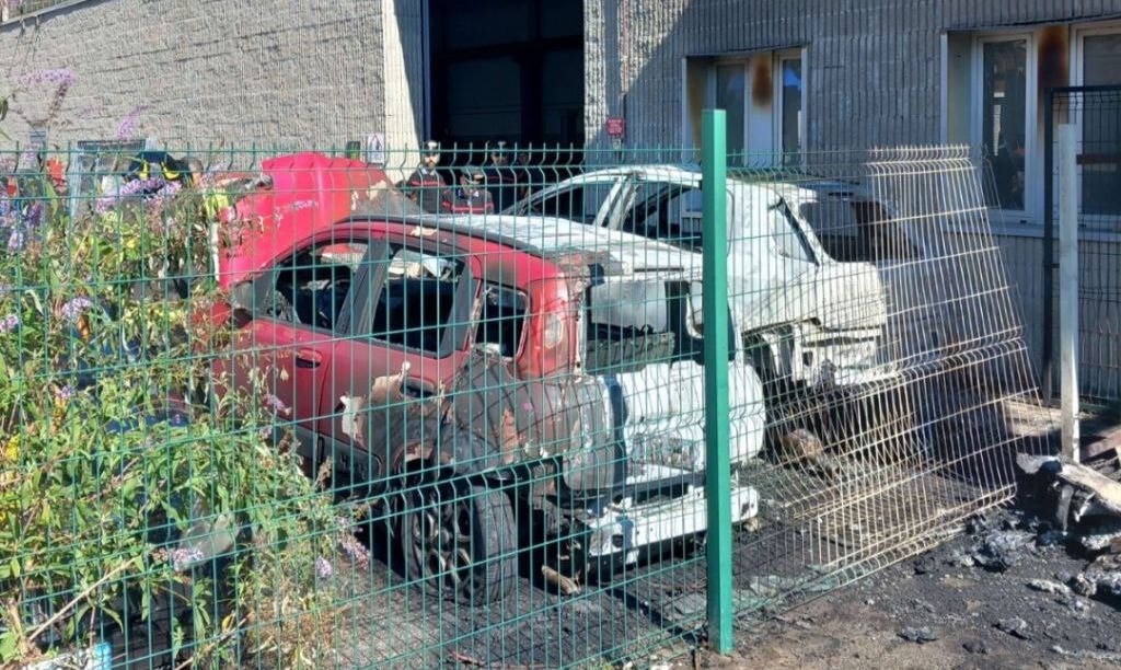 Cassone porta carta in fiamme a Crevoladossola