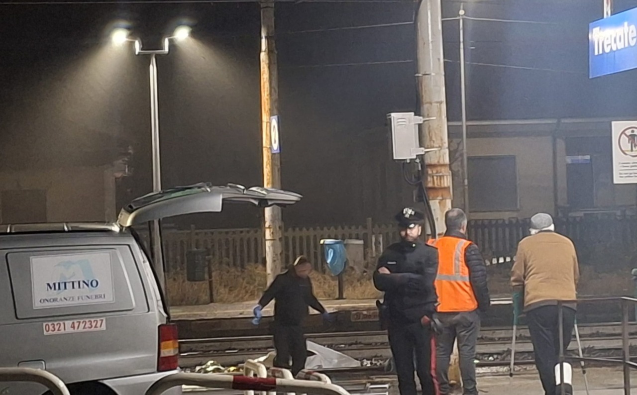 Ragazzi travolti dal treno a Trecate, denuncia del Codacons: “Omissione di controllo”