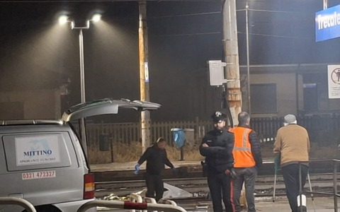 Ragazzi travolti dal treno a Trecate, denuncia del Codacons: “Omissione di controllo”