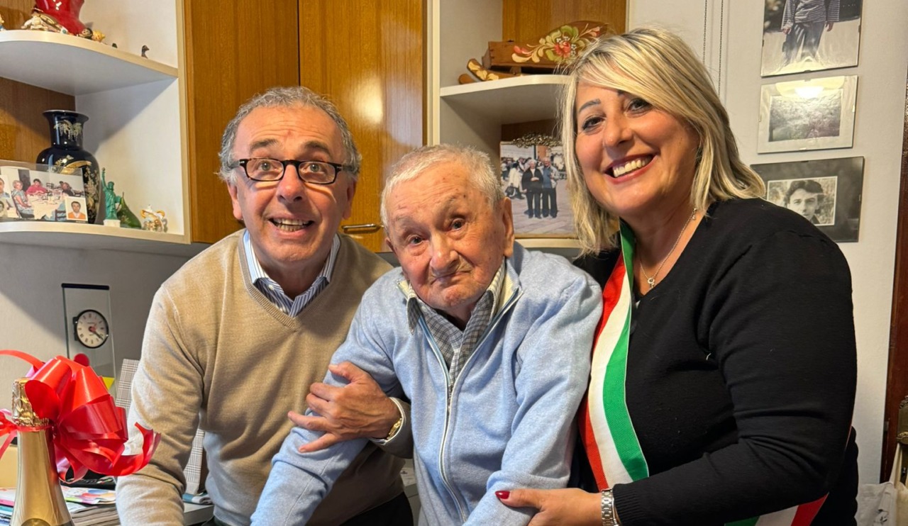 I campi di lavoro per aver rifiutato di arruolarsi nell’esercito fascista: Santino, a Verbania, festeggia 100 anni