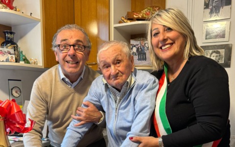 I campi di lavoro per aver rifiutato di arruolarsi nell’esercito fascista: Santino, a Verbania, festeggia 100 anni