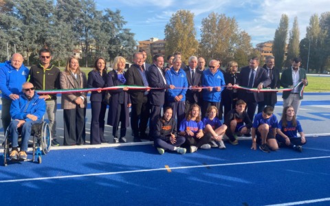 Novara, il ministro Abodi inaugura il campo di atletica “Andrea Gorla”