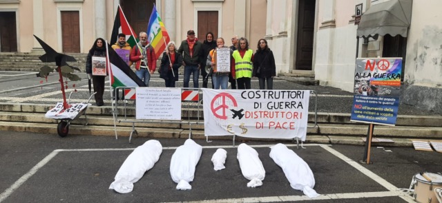 Manifestazione a Cameri contro la guerra e gli F 35