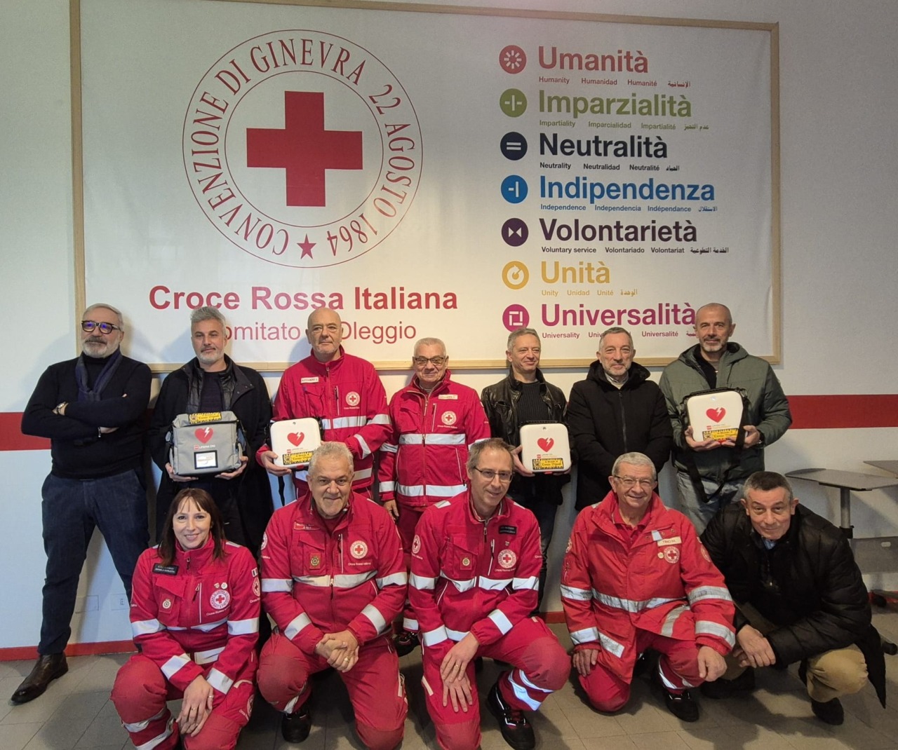 3 defibrillatori donati alla Cri di Oleggio in memoria di Ennio Tripodi