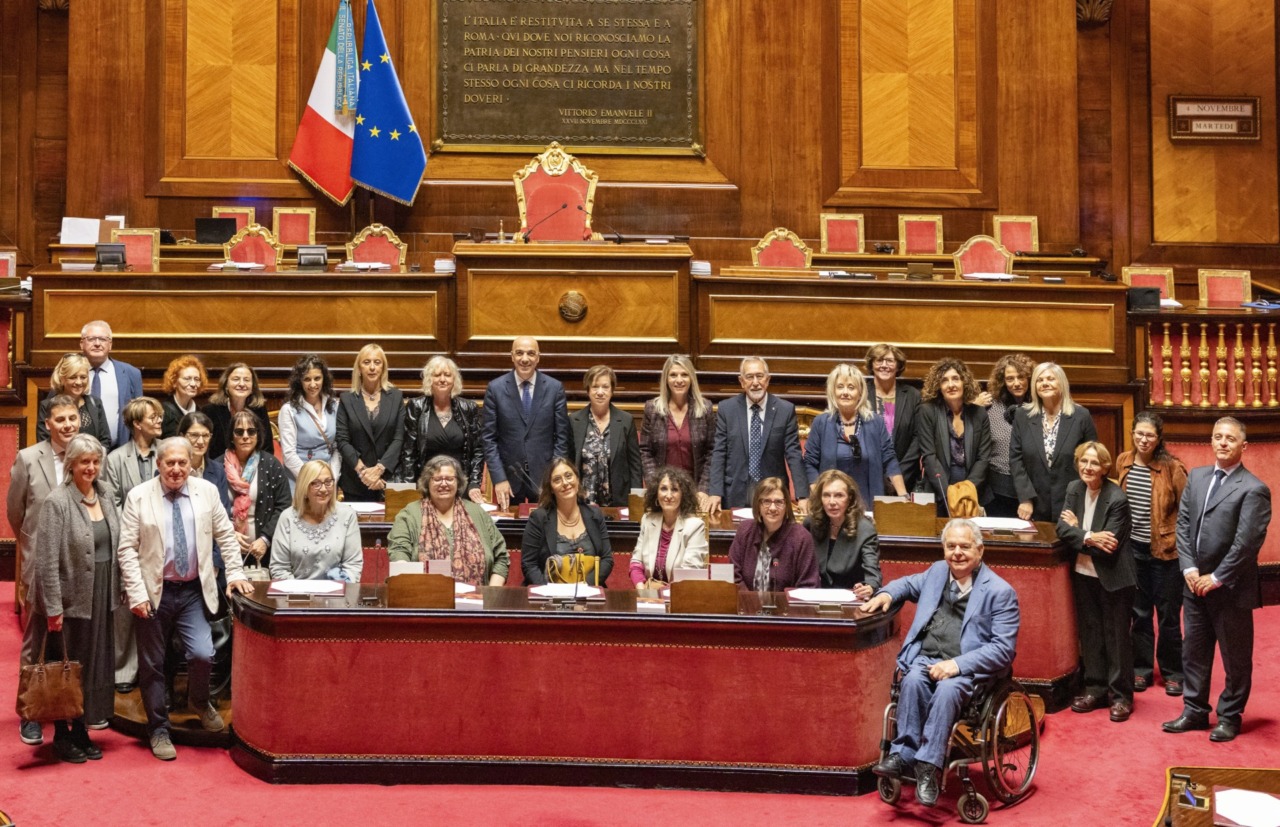 La scrittrice di Orta Laura Travaini presenta il suo libro in Senato