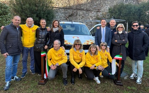 “Casa Alessia Onlus” dona un mezzo per il trasporto dei disabili al comune di Arona