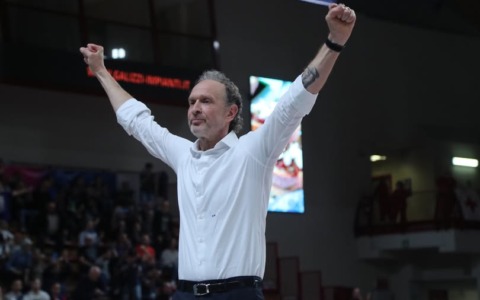 Il tecnico della Igor Lorenzo Bernardi sarà uno dei tedofori che accompagnerà la fiaccola olimpica