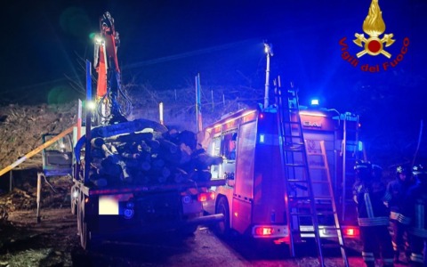 Malore a bordo di un mezzo: intervento dei vigili del fuoco a Comignago