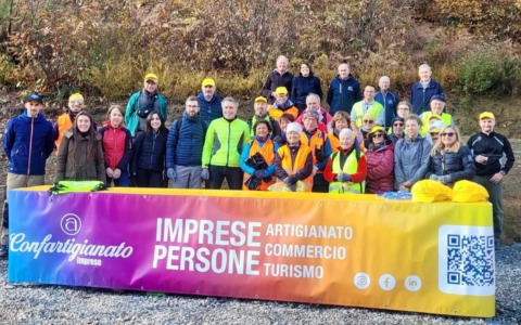 Pulizia dei sentieri a Gozzano: raccolti 300 chili di rifiuti grazie a Confartigianato e ai volontari