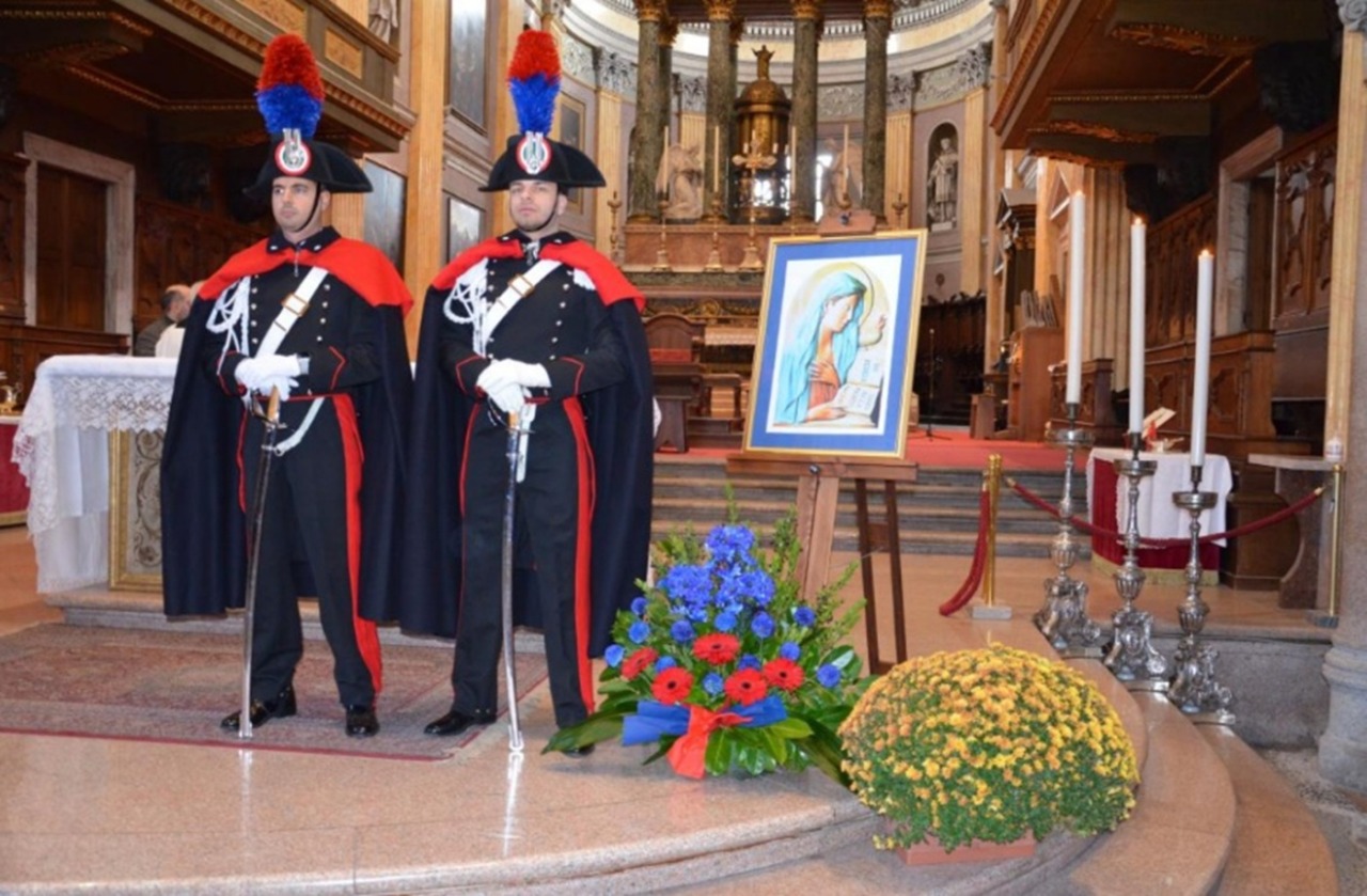 Novara ha celebrato la Virgo Fidelis: la messa al Duomo con autorità, Carabinieri e familiari dei caduti