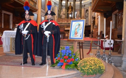 Novara ha celebrato la Virgo Fidelis: la messa al Duomo con autorità, Carabinieri e familiari dei caduti