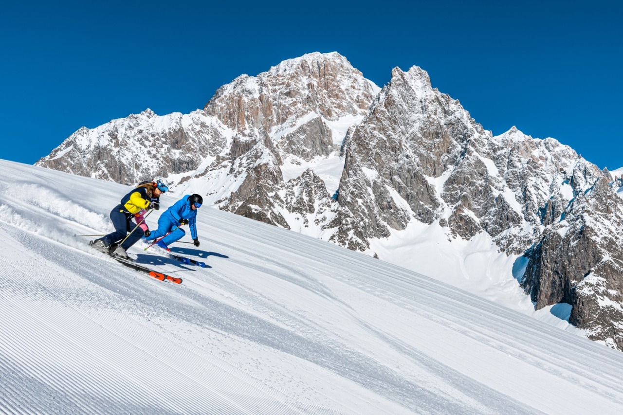 Courmayeur Mont Blanc: dove il lusso incontra la natura selvaggia, sotto lo sguardo eterno del Monte Bianco
