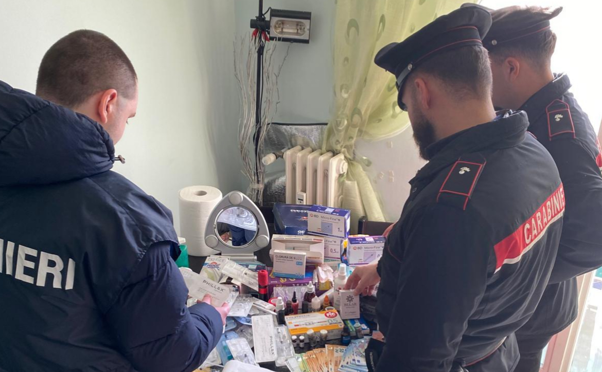 Finta dottoressa beccata ad esercitare a Novara: iniettava botox scaduto