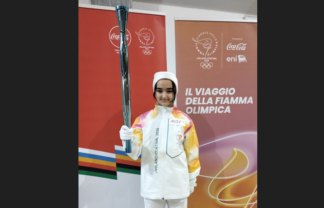 Una giovane castellettese porta la fiamma olimpica di Milano Cortina