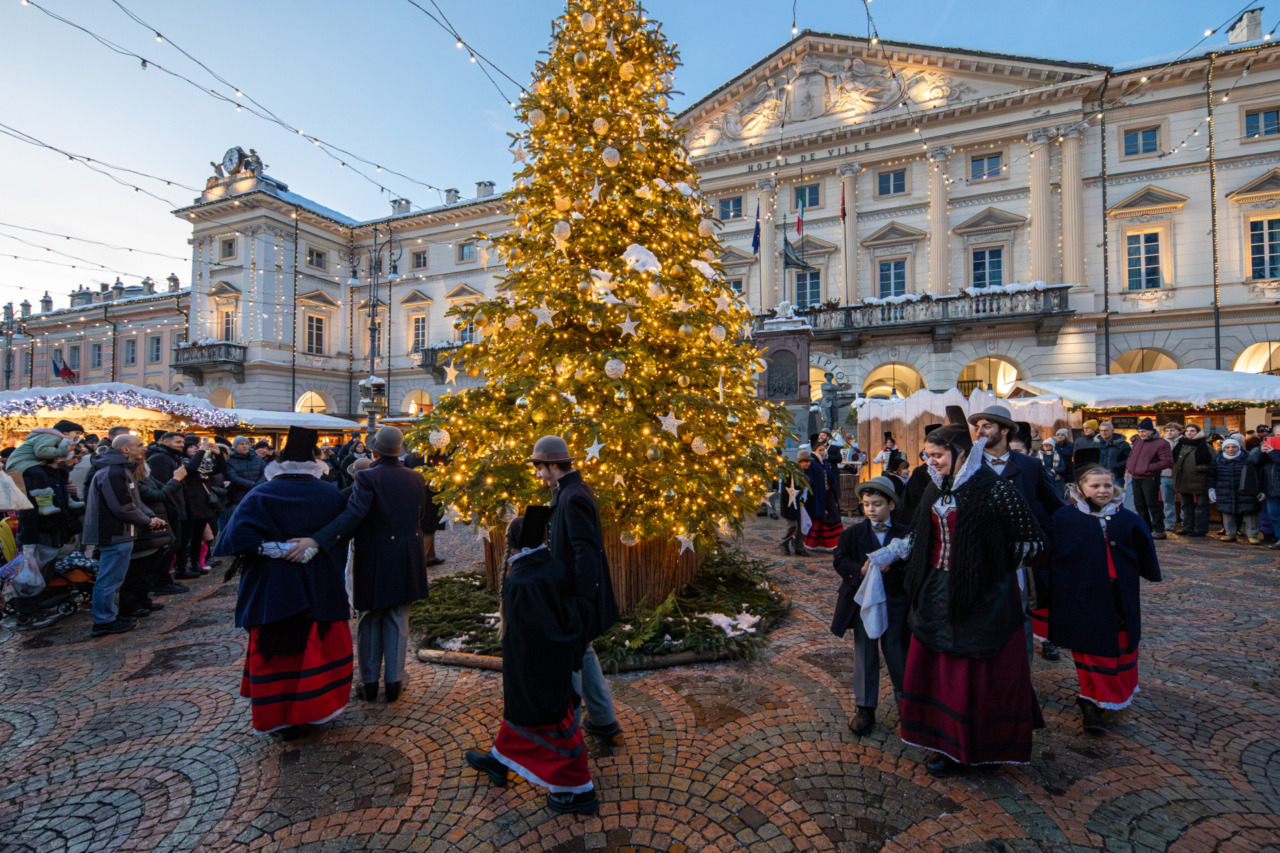 Una Valle sotto al vischio:  la magia del Natale tra mercatini, tradizioni e atmosfere suggestive