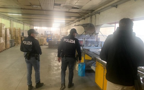 Controlli in una fabbrica di Revislate: attività sospesa e 30 mila euro di sanzioni