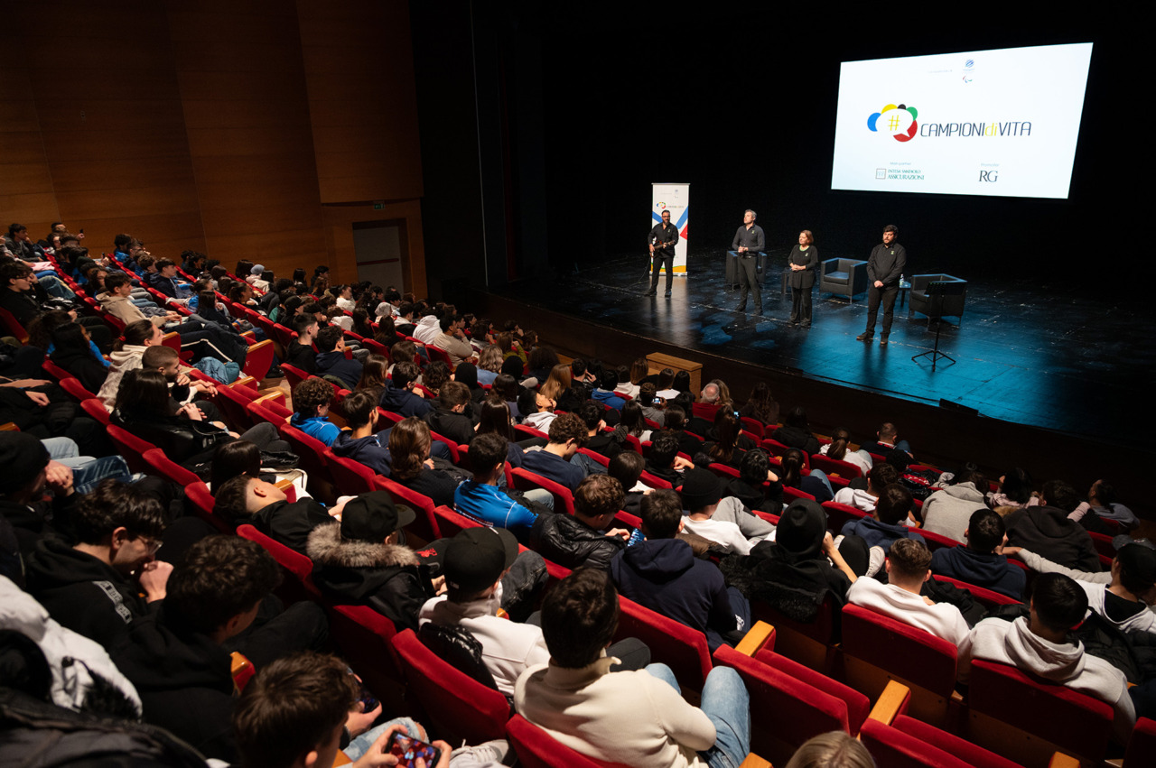 Prosegue “Campioni di Vita”, il tour dove i grandi sportivi incontrano gli studenti