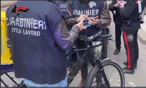 Controlli sul lavoro minorile a Novara: due ragazzini “in nero”, titolare denunciato e 41mila euro di multa